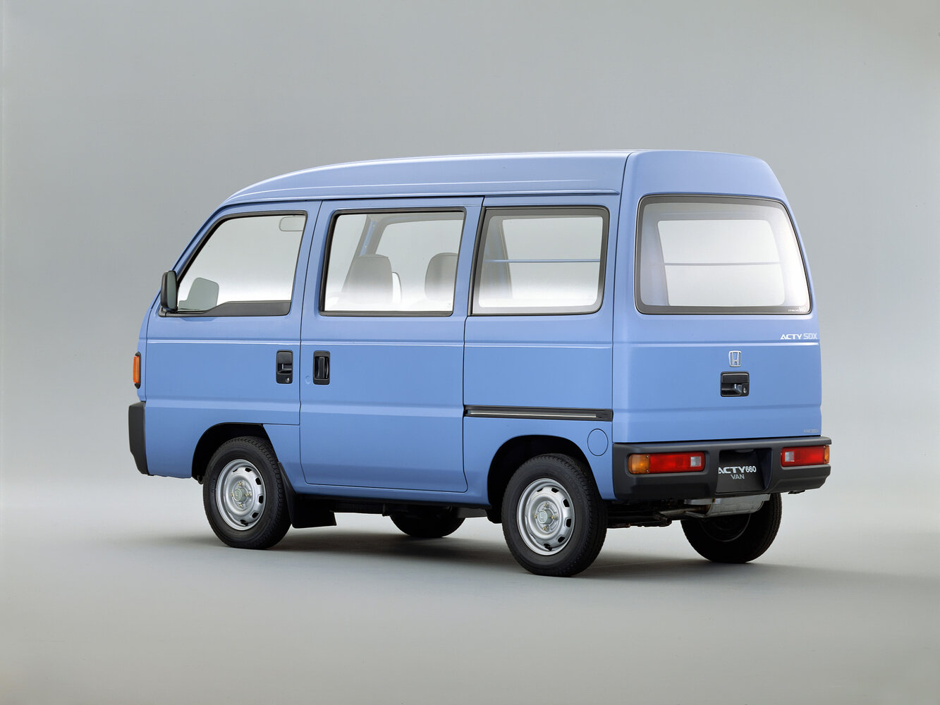 Honda Acty, II facelift, 1990–1993, Микровэн: Rear three-quarter view