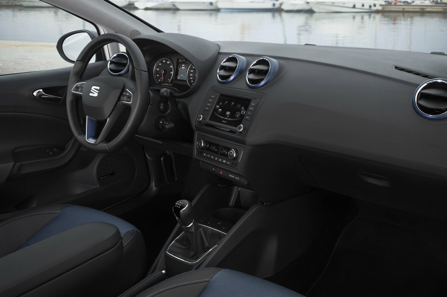 SEAT Ibiza, IV Рестайлинг 2, 2015–2017, Хэтчбек 5 дв.: Передняя часть салона