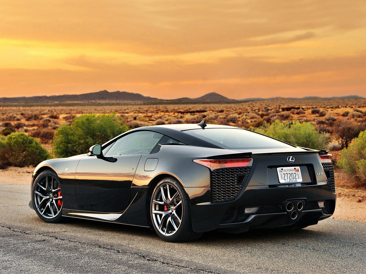 Lexus LFA, , 2010–2012, Купе: Вид сзади в три четверти