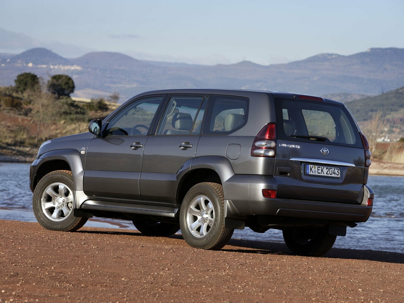 Toyota Land Cruiser Prado, 120 Series facelift, 2007–2009, SUV 5 door: Rear three-quarter view