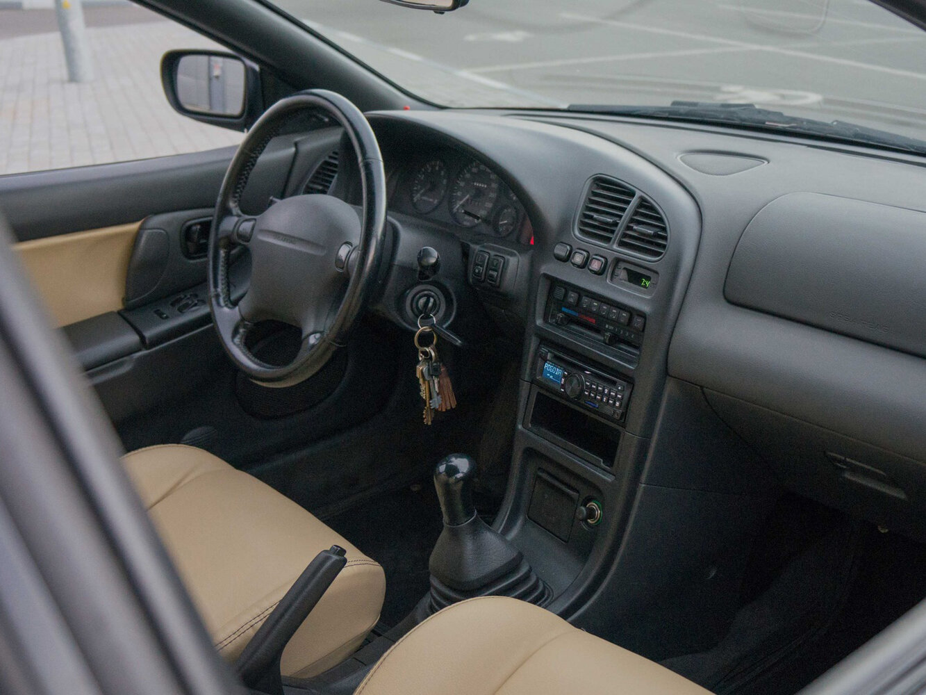 Mazda 323, V (BA), 1994–2000, Coupe C: Front cabin