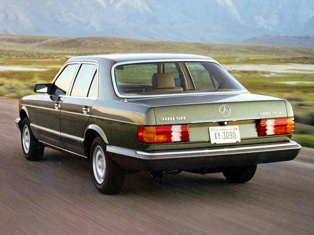Mercedes-Benz S-Класс, II (W126), 1979–1985, Седан: Вид сзади в три четверти