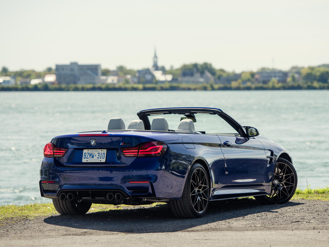 BMW M4, F82/F83 Рестайлинг, 2017–2020, Кабриолет: Вид сзади в три четверти