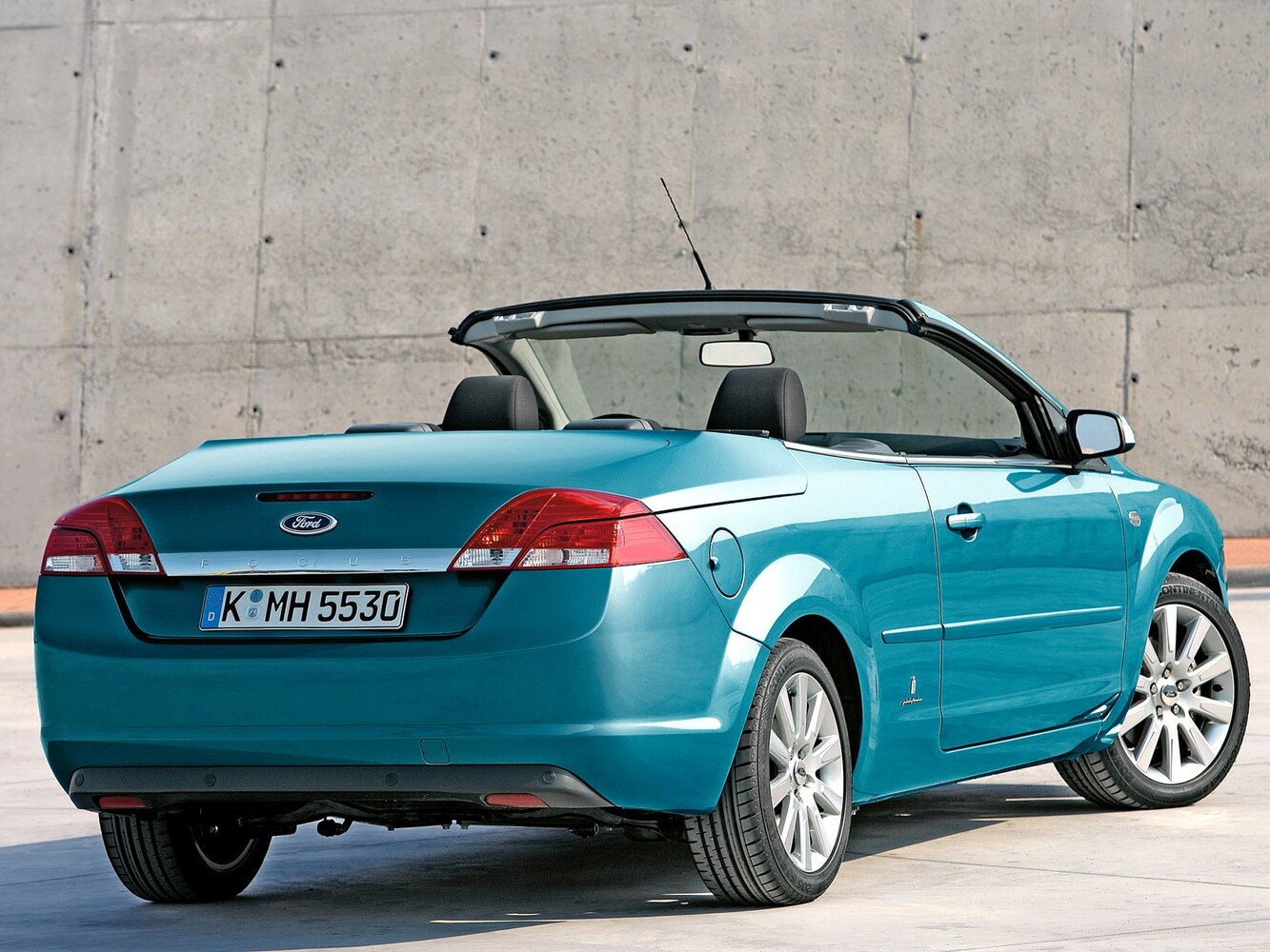 Ford Focus, II, 2004–2008, Кабриолет: Вид сзади в три четверти