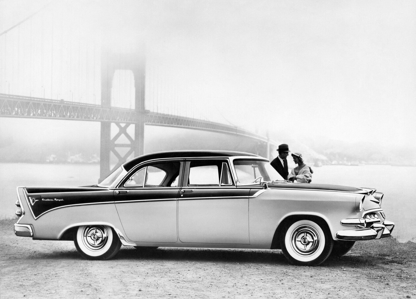 Dodge Custom Royal, I, 1955–1956, Седан: Вид сбоку