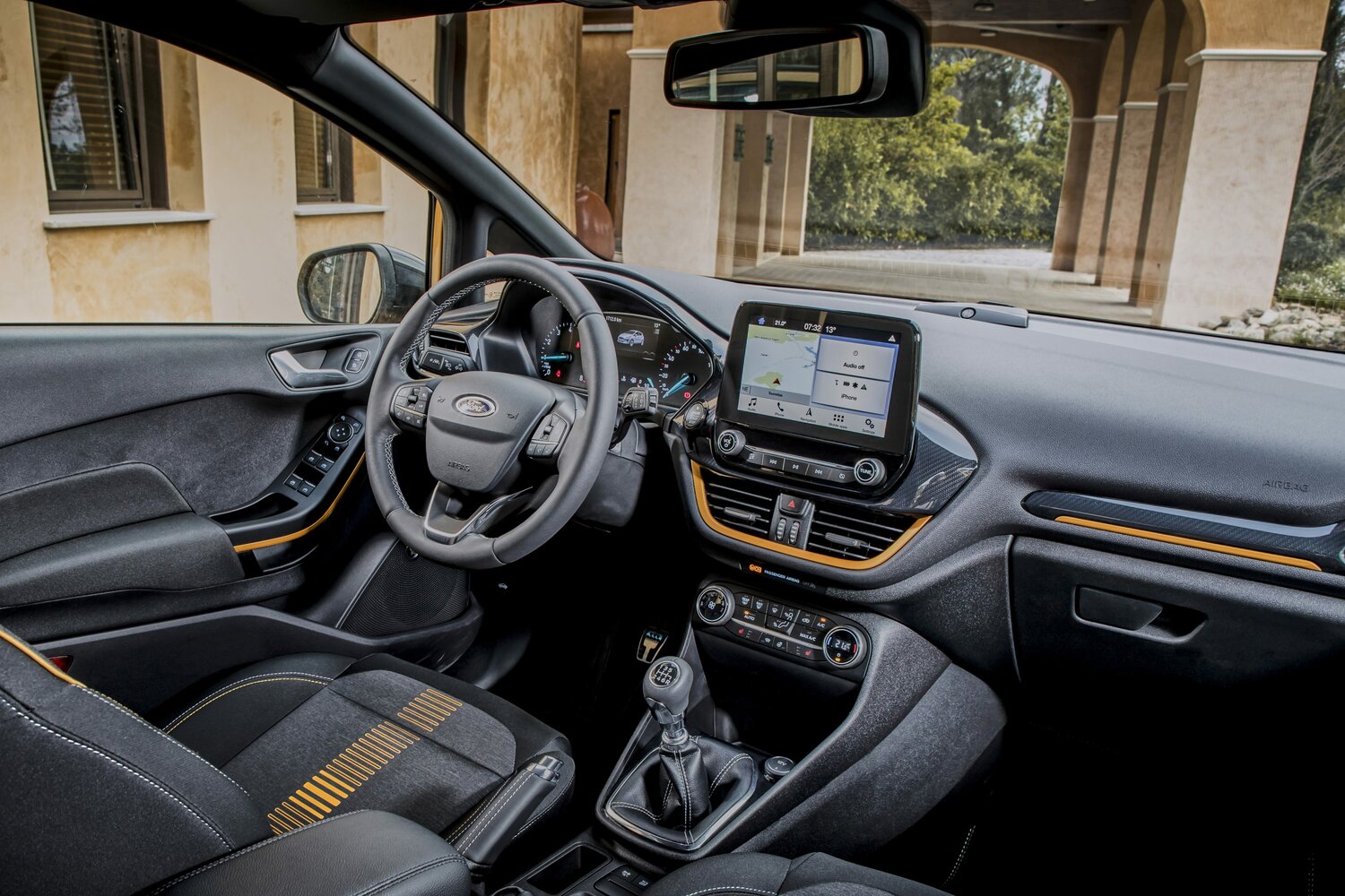 Ford Fiesta, Mk7 facelift, 2021–2023, Hatchback 5 door Active: Front cabin
