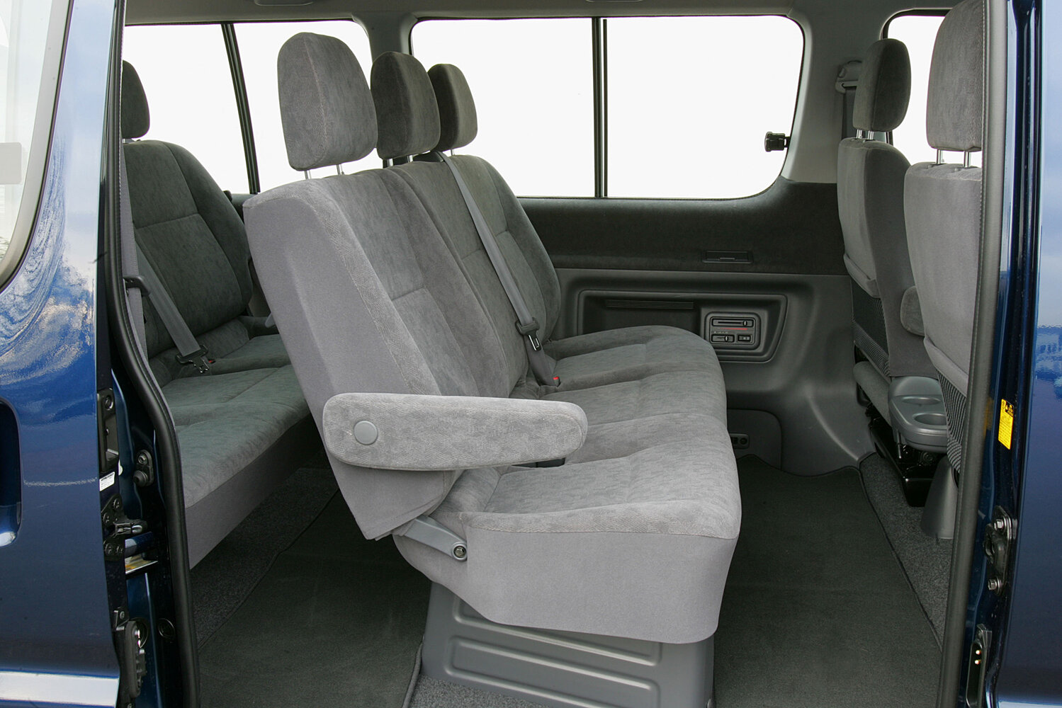 Toyota HiAce, XH10 Рестайлинг, 2006–2012, Минивэн: Задняя часть салона