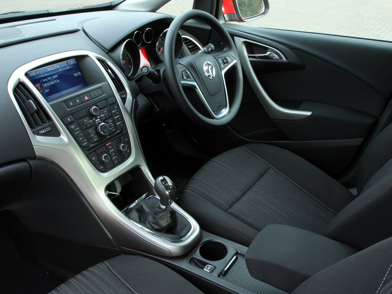 Vauxhall Astra, J, 2009–2015, Хэтчбек 5 дв.: Передняя часть салона