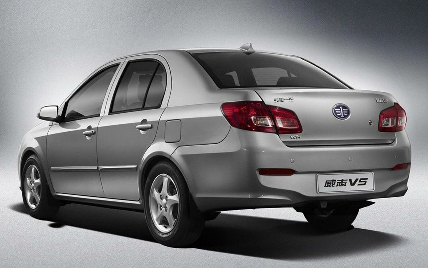FAW V5, , 2012–2017, Sedan: Rear three-quarter view
