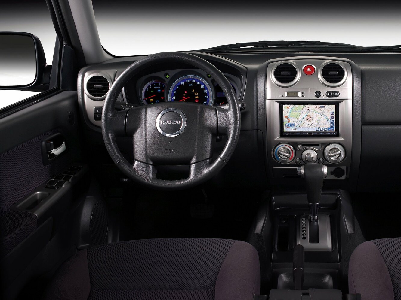 Isuzu D-Max, I facelift, 2008–2012, Pickup Двойная кабина: Front cabin
