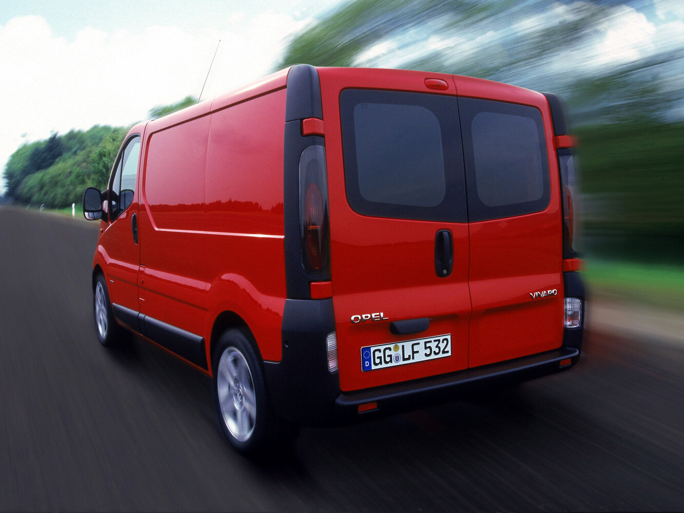 Opel Vivaro, A, 2001–2006, Фургон: Вид сзади в три четверти