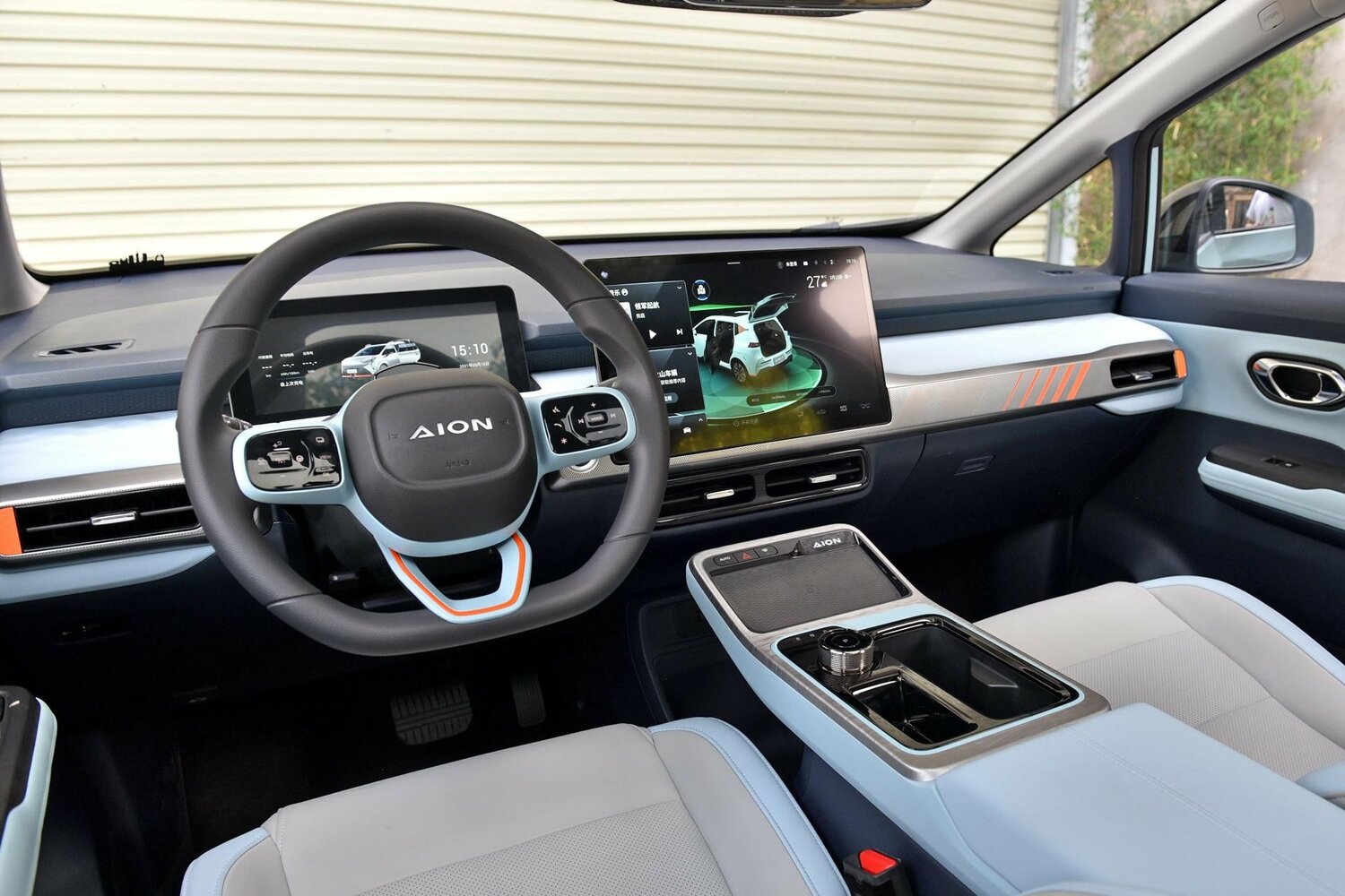 Aion Y, , 2021–2022, Hatchback 5 door: Front cabin