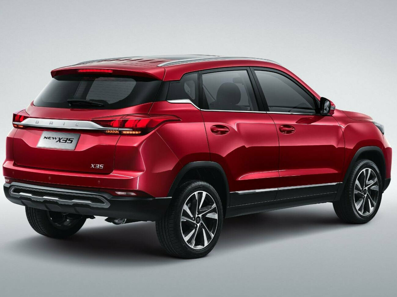 BAIC X35, , 2019–2025, Внедорожник 5 дв.: Вид сзади в три четверти