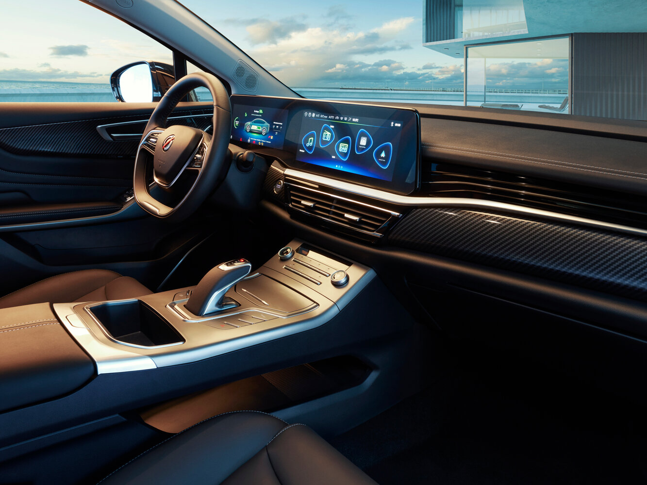 Mobilize Limo, , 2022–2023, Sedan: Front cabin