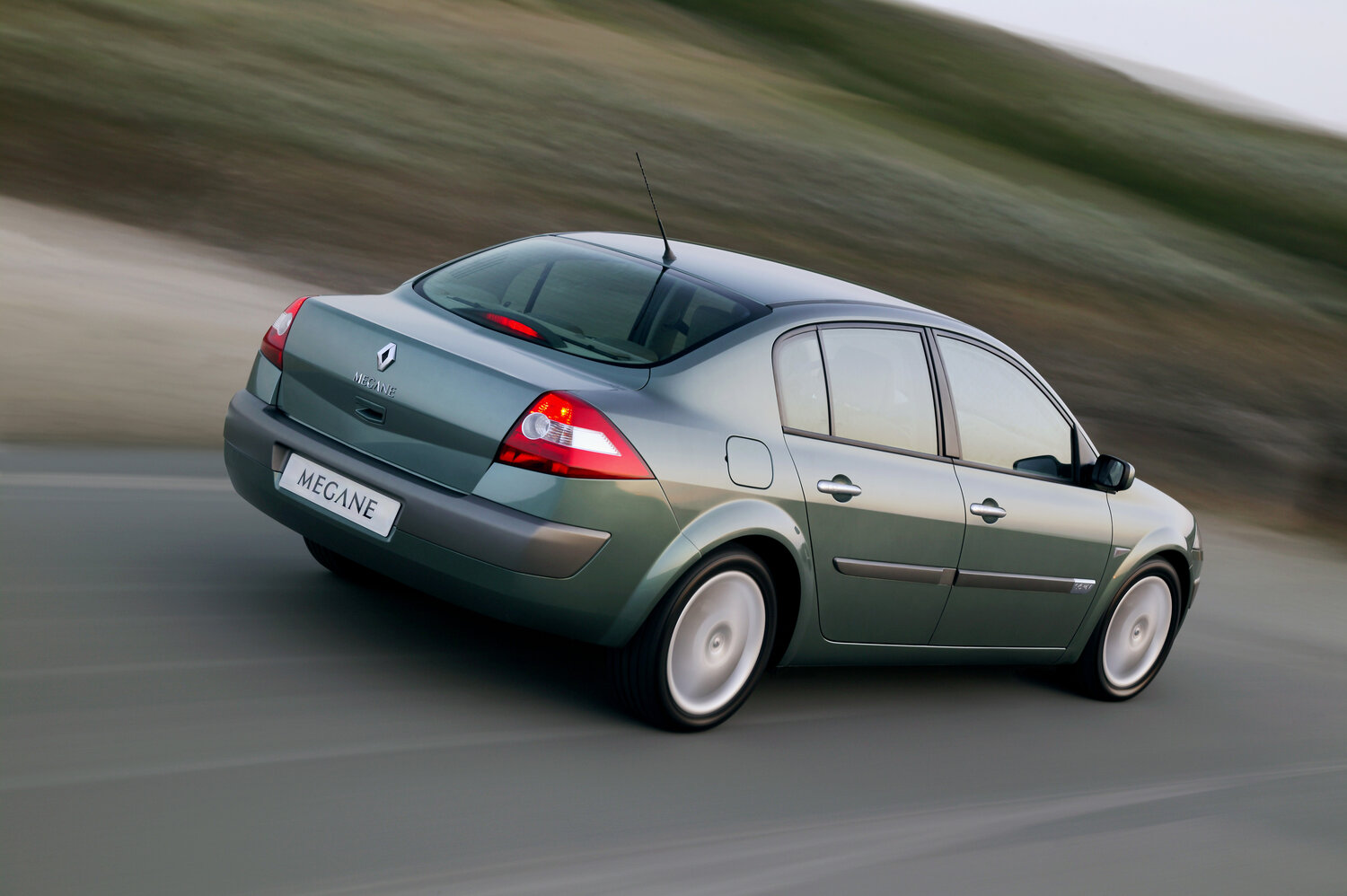 Renault Megane, II, 2002–2006, Sedan: Rear three-quarter view