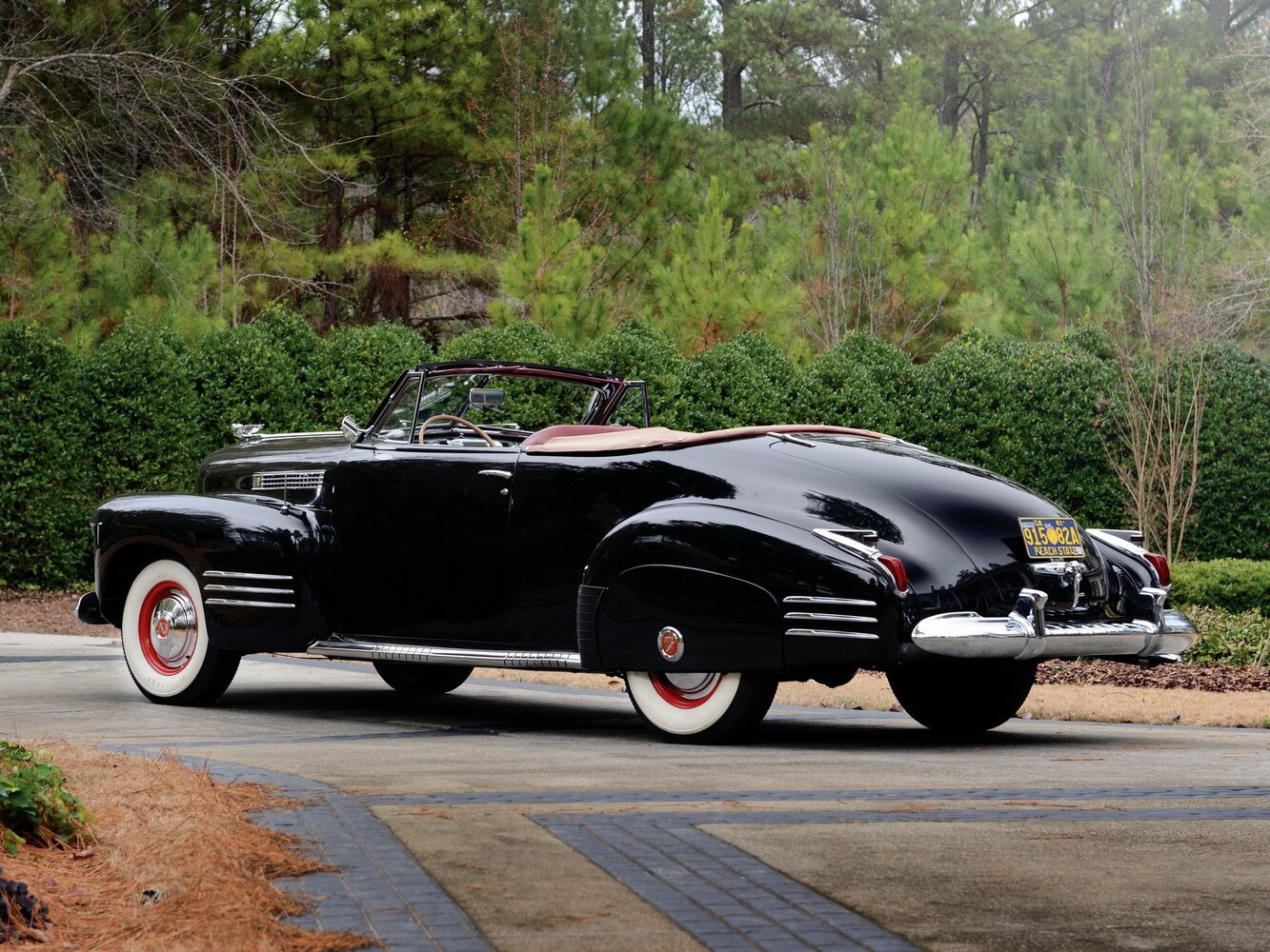 Cadillac Series 62, I, 1940–1941, Кабриолет: Вид сзади в три четверти