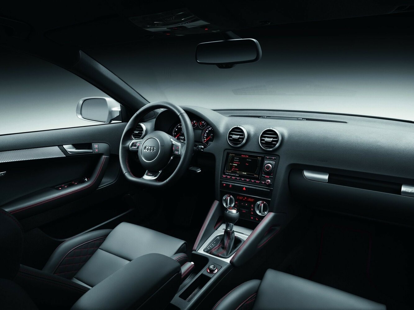 Audi RS 3, I (8P), 2011–2012, Хэтчбек 5 дв. Sportback: Передняя часть салона