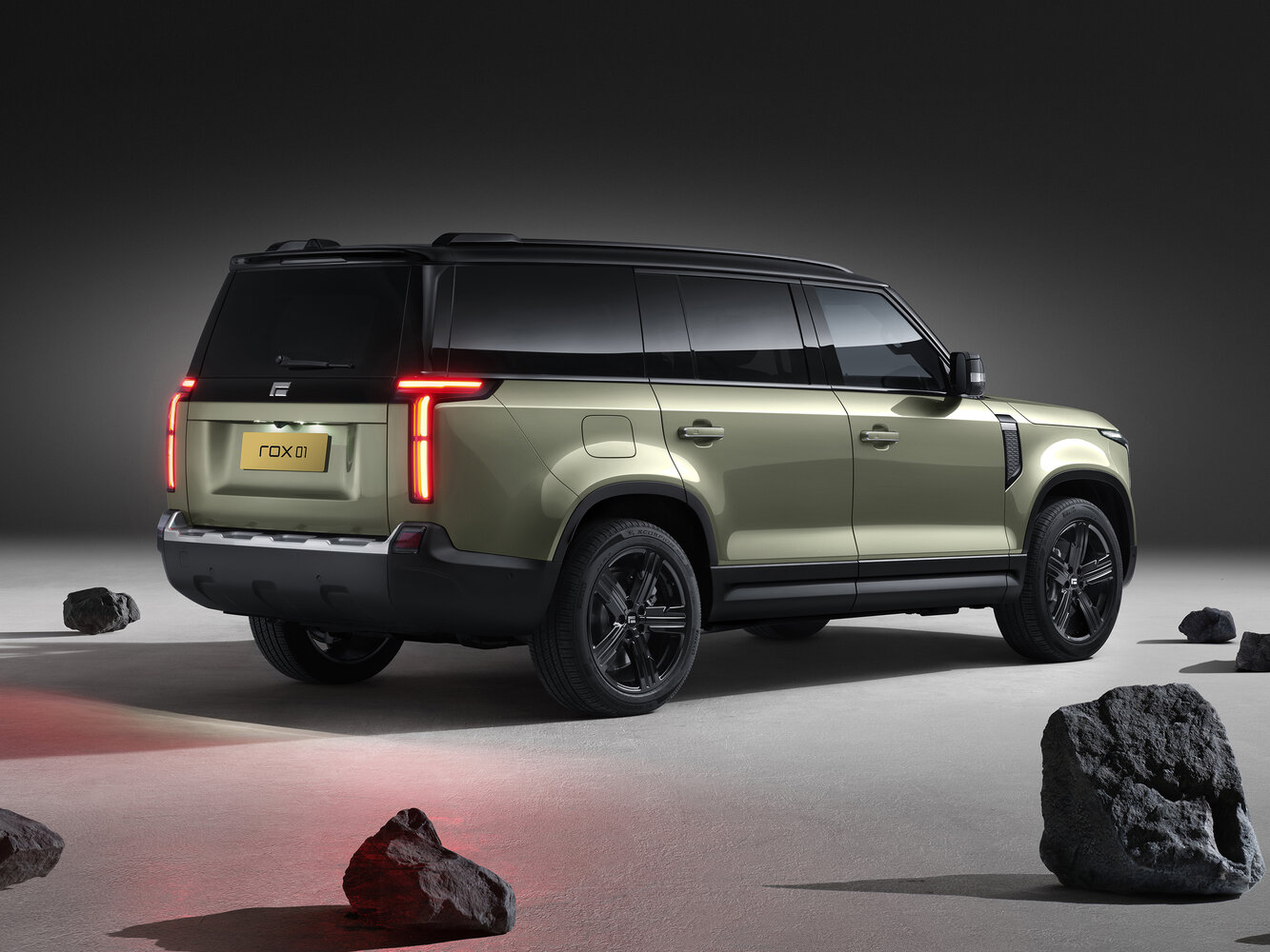 Rox 01, , 2023–2026, SUV 5 door: Rear three-quarter view