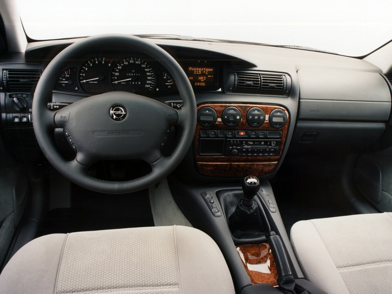 Opel Omega, B, 1994–1999, Седан: Передняя панель