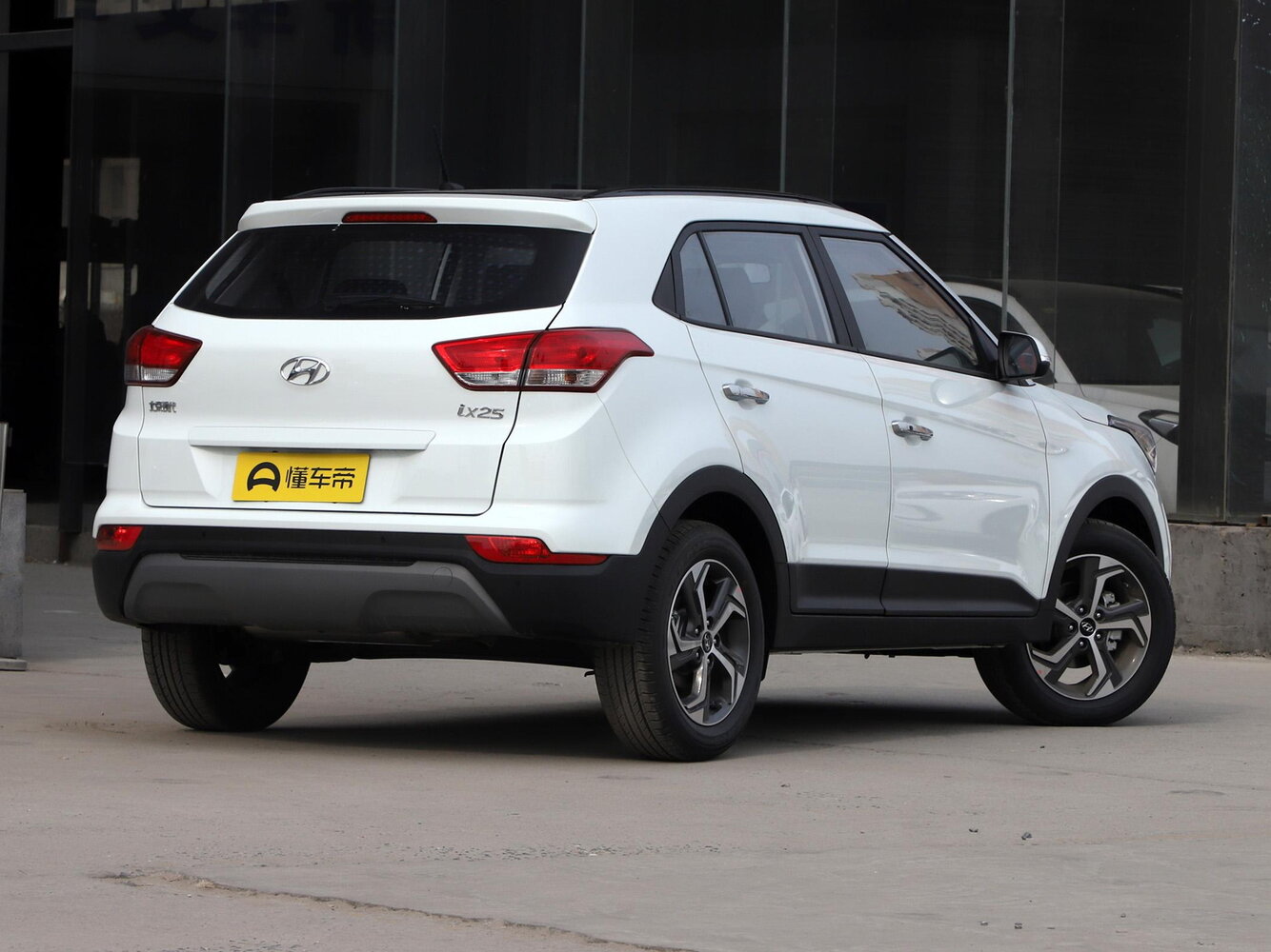 Hyundai ix25, I Рестайлинг, 2017–2020, Внедорожник 5 дв.: Вид сзади в три четверти