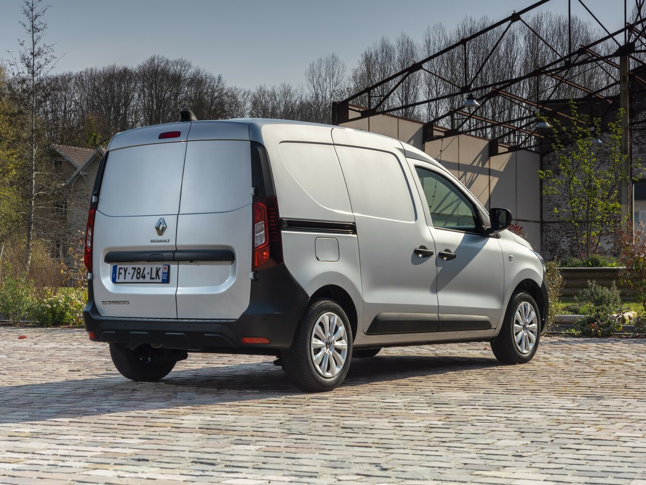 Renault Express, II, 2021–2026, Van: Rear three-quarter view