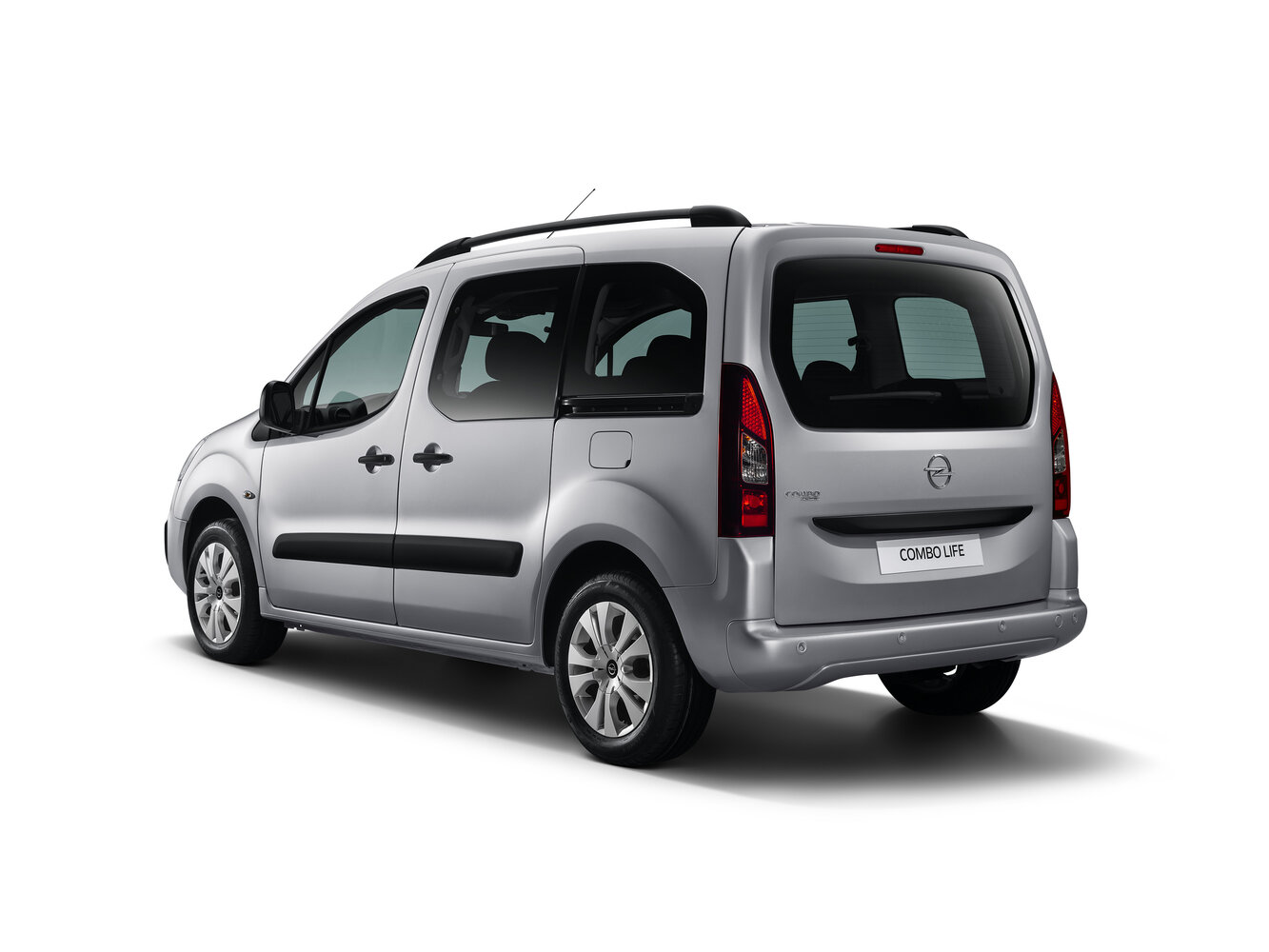 Opel Combo, PCMA, 2020–2022, Компактвэн Life: Вид сзади в три четверти