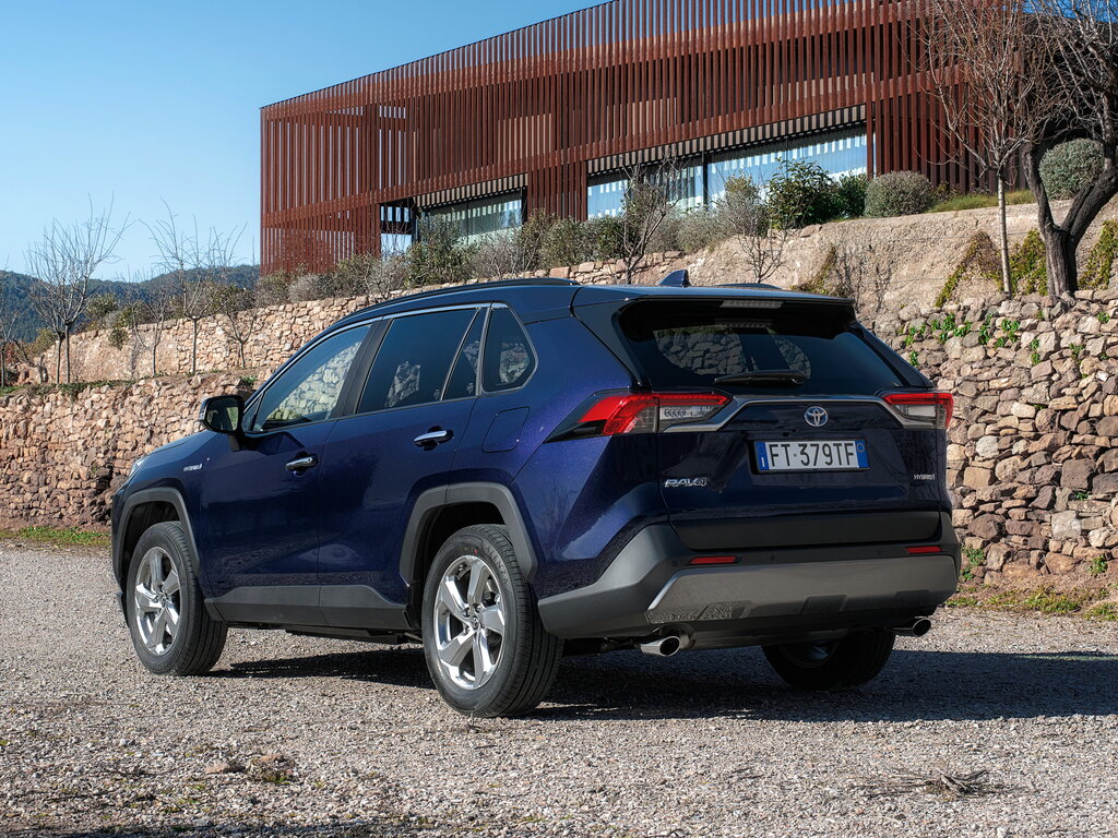 Toyota Rav4, 5 поколение, XA50, Джип/suv 5 дв., ОАЭ, 03.2018 - н.в.: фото поколения 3
