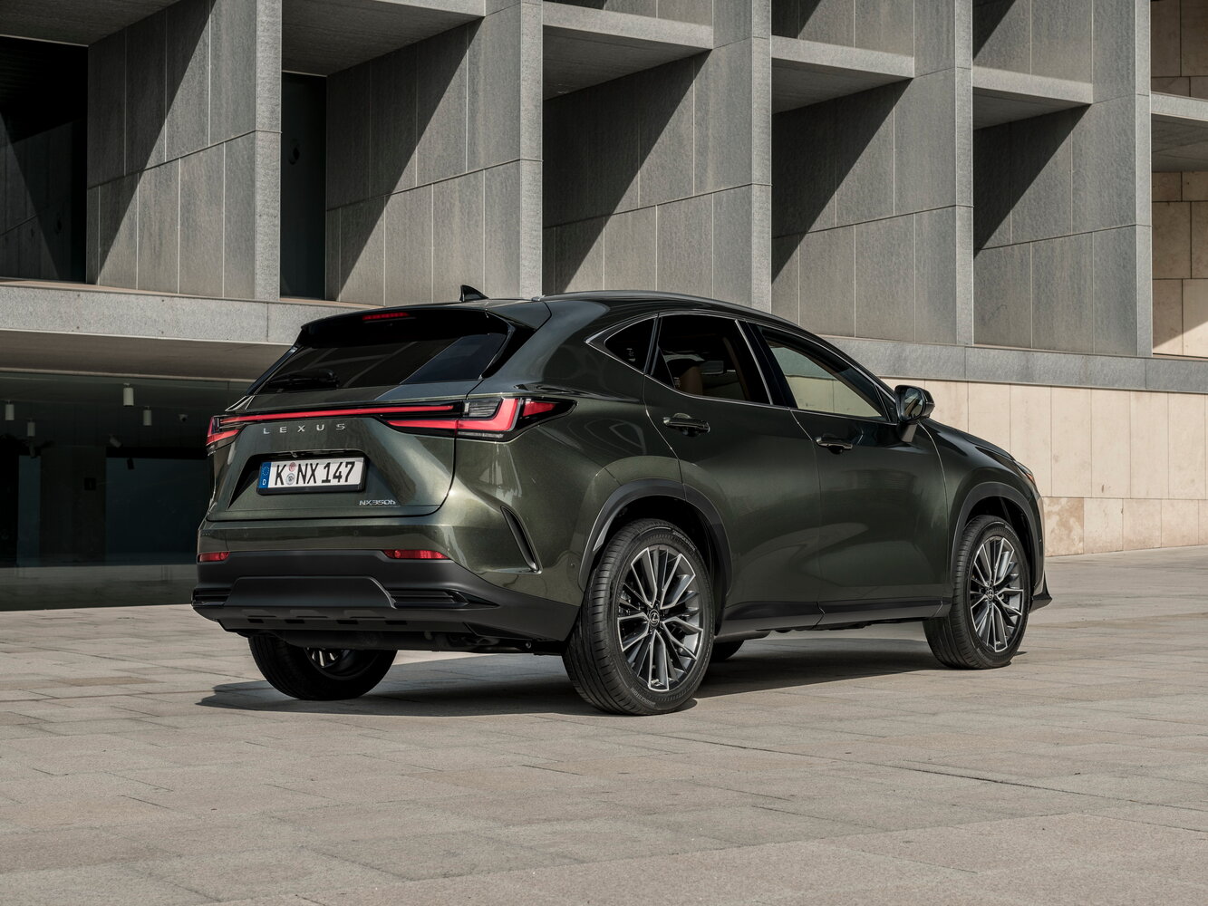 Lexus NX, II, 2021–2026, SUV 5 door: Rear three-quarter view