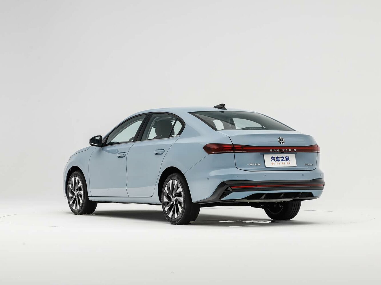 Volkswagen Sagitar, IV, 2025–2026, Седан S: Вид сзади в три четверти