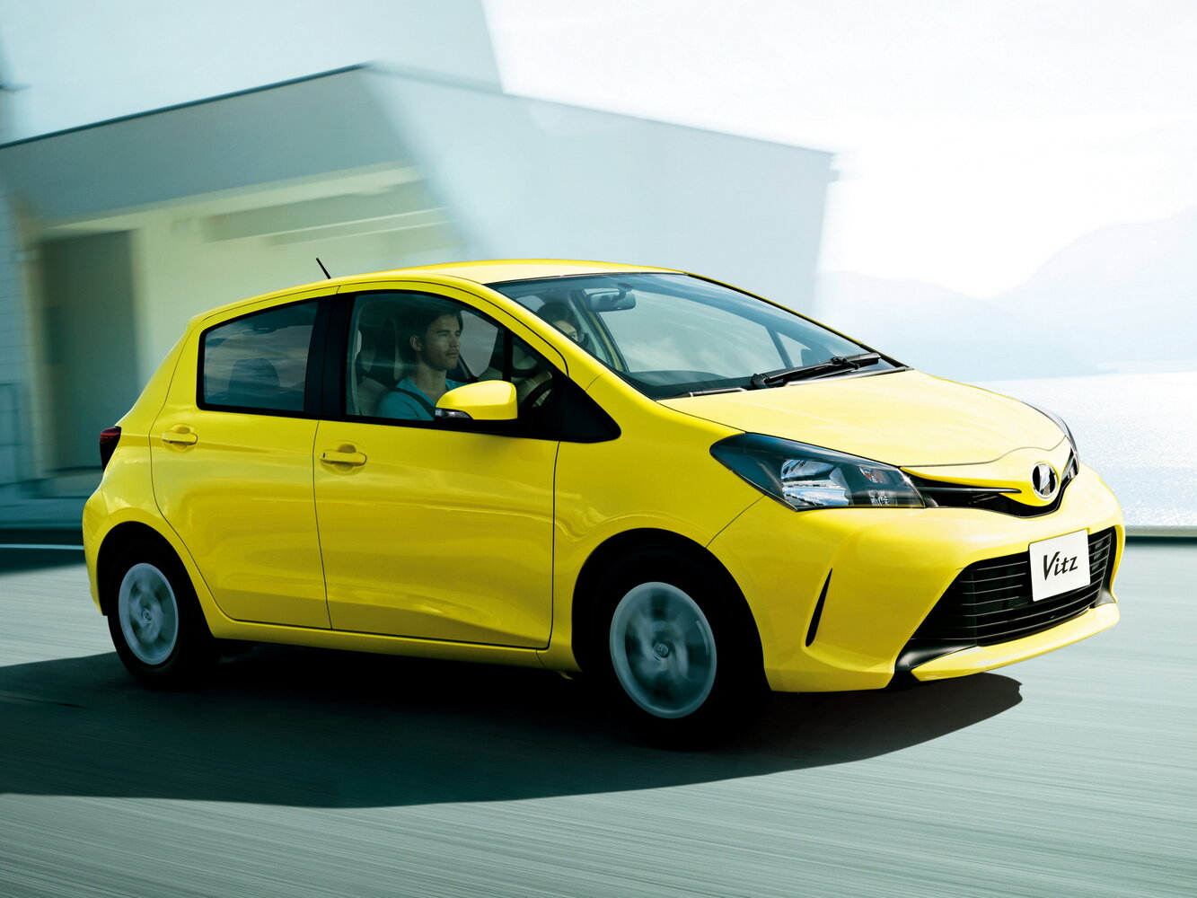 Toyota Vitz, III (XP130) facelift, 2014–2019, Hatchback 5 door: Side view