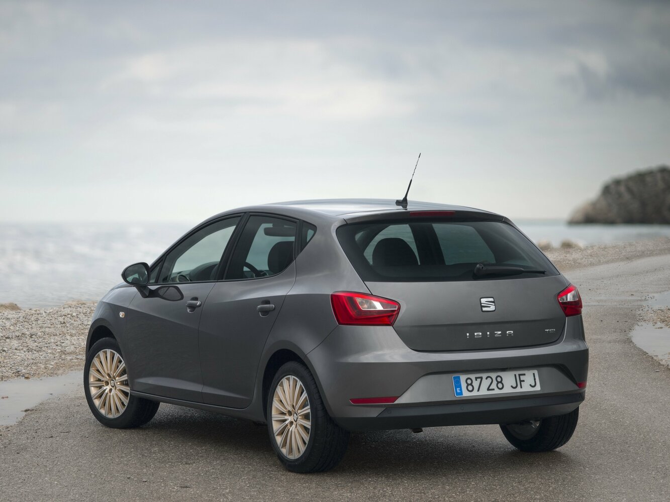 SEAT Ibiza, IV Рестайлинг 2, 2015–2017, Хэтчбек 5 дв.: Вид сзади в три четверти