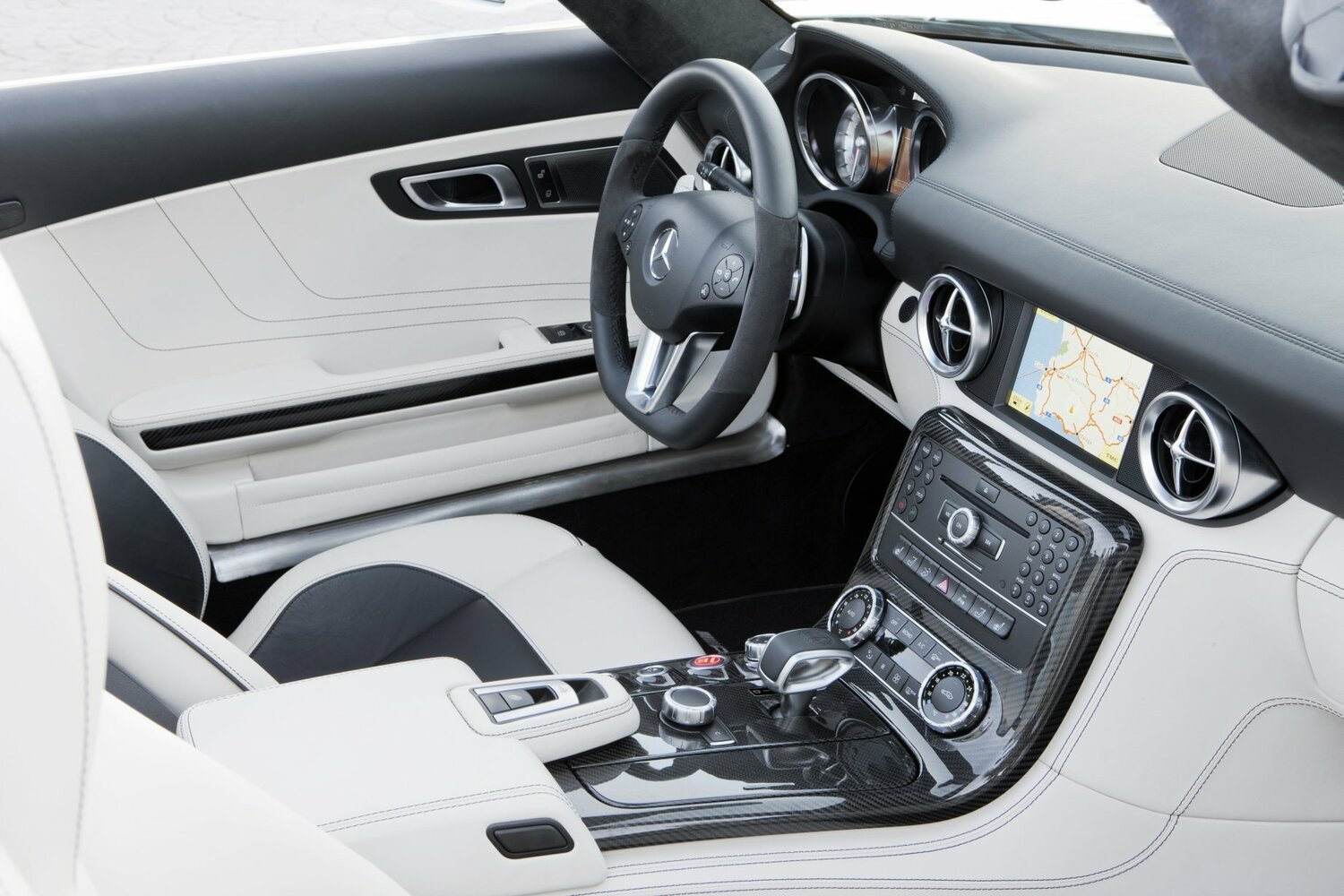 Mercedes-Benz SLS AMG, , 2010–2014, Родстер: Передняя часть салона