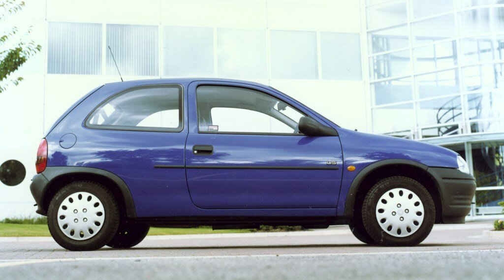 Vauxhall Corsa, B, 1993–2000, Хэтчбек 3 дв.: Вид сбоку