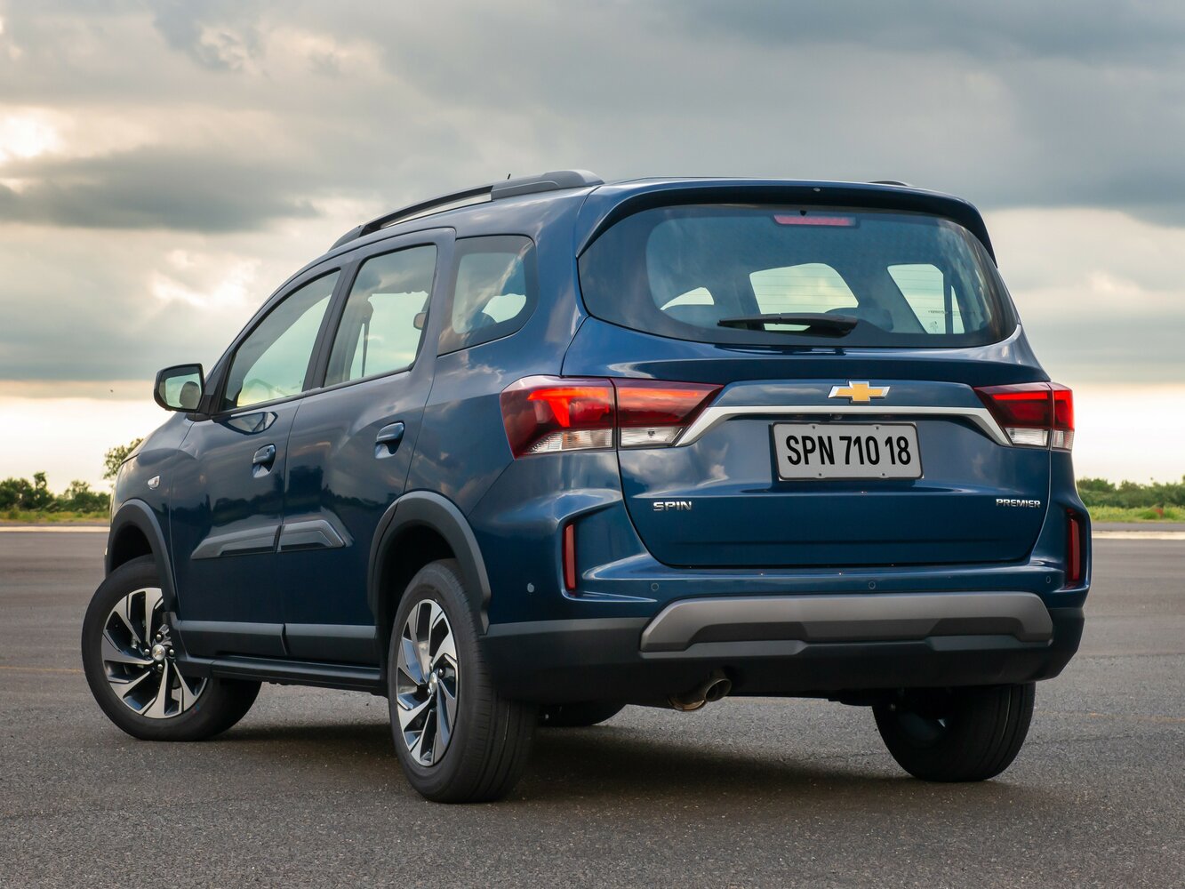 Chevrolet Spin, I facelift 2, 2024–2026, Minivan: Rear three-quarter view