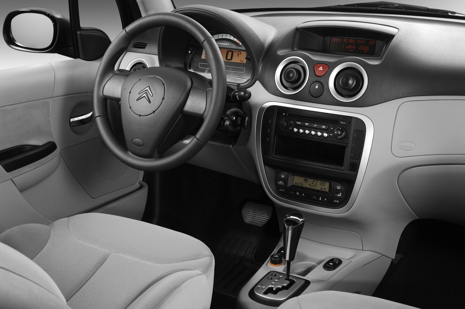Citroen C3, I Рестайлинг, 2005–2010, Хэтчбек 5 дв.: Передняя часть салона