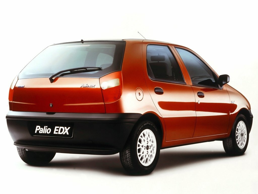 Fiat Palio, I, 1996–2001, Хэтчбек 5 дв.: Вид сзади в три четверти