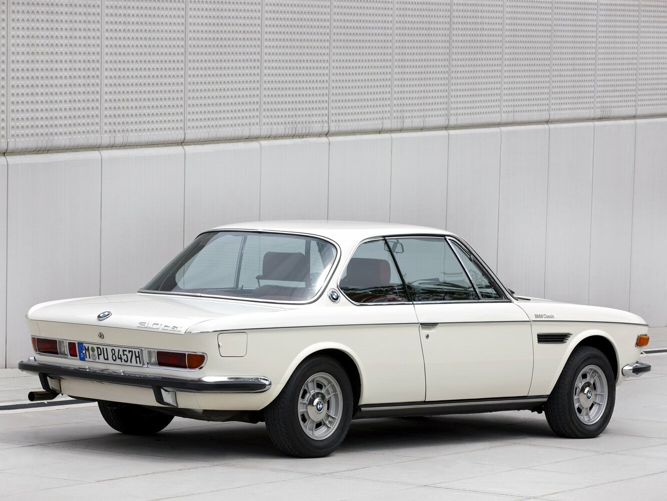 BMW E9, , 1968–1975, Купе: Вид сзади в три четверти