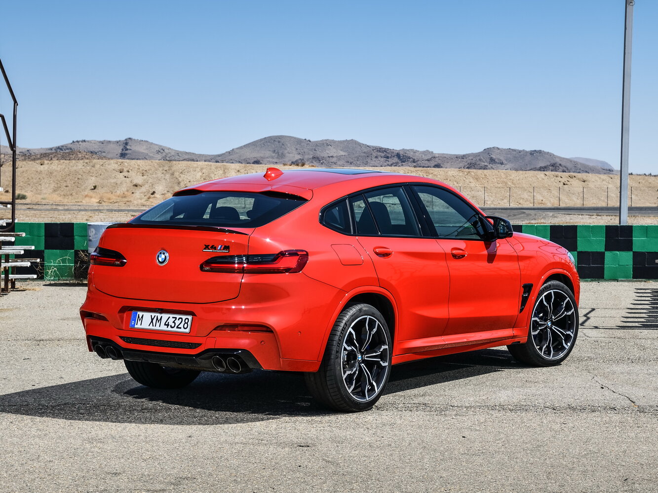 BMW X4 M, I (F98), 2019–2021, Внедорожник 5 дв.: Вид сзади в три четверти