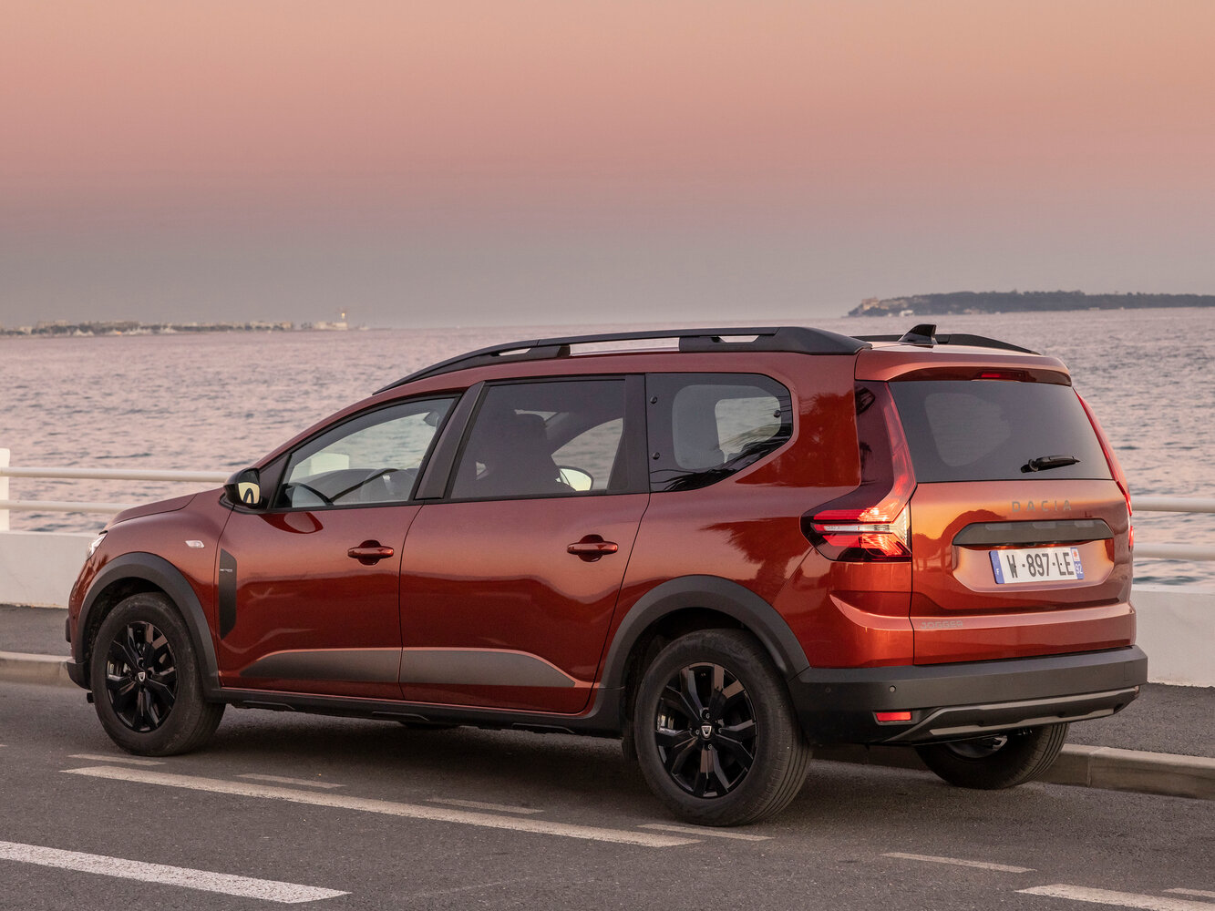Dacia Jogger, I, 2021–2022, Estate 5 door: Rear three-quarter view