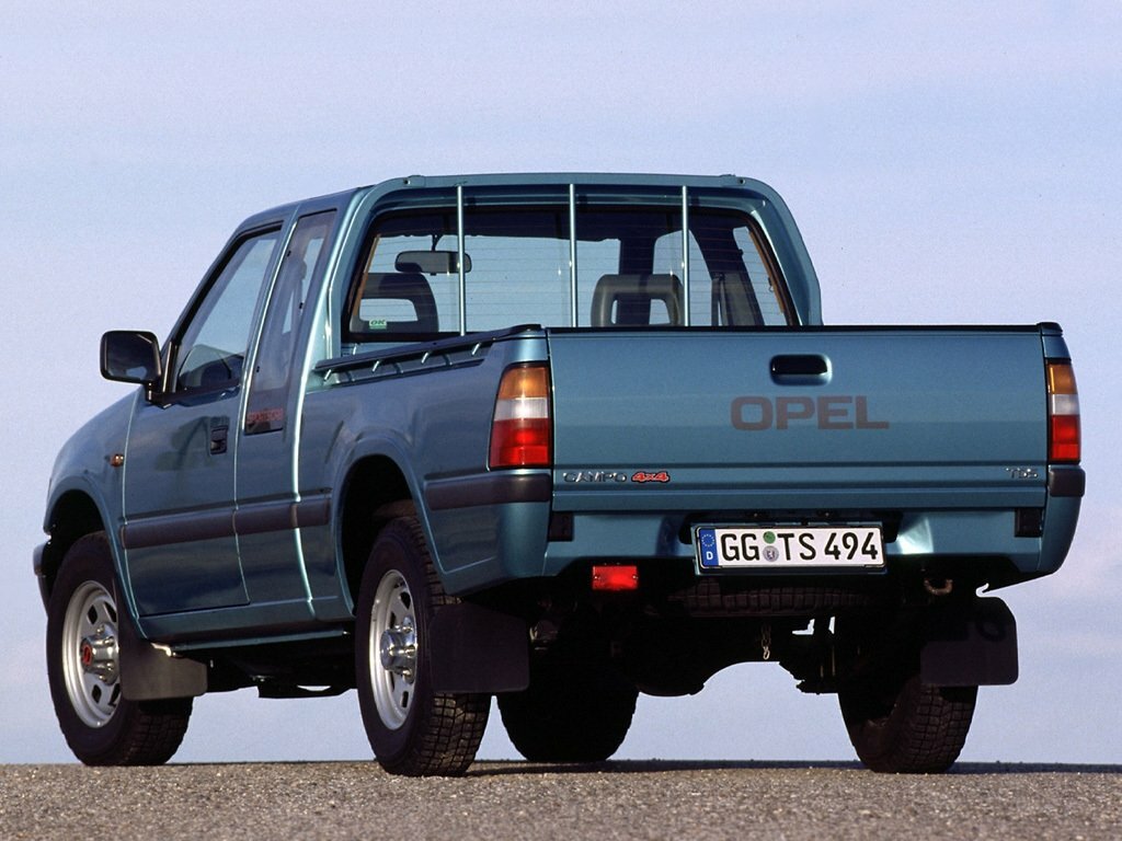 Opel Campo, , 1991–2000, Пикап Полуторная кабина: Вид сзади в три четверти