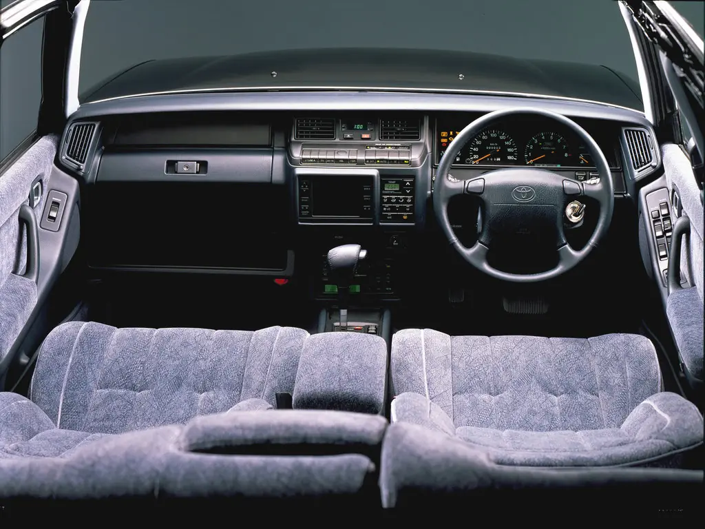 Toyota Crown, 8 поколение, S130, 2-й рестайлинг, Седан, Япония, 10.1991 - 11.1995: фото поколения 4