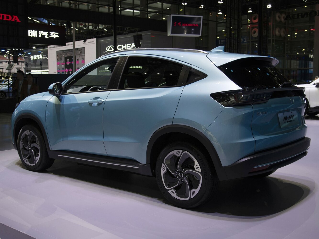 Ciimo (Dongfeng-Honda) M-NV, I Рестайлинг, 2023–2023, Внедорожник 5 дв.: Вид сзади в три четверти
