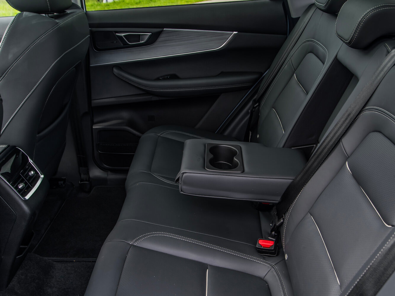 DR 6.0, I facelift, 2024–2026, SUV 5 door PHEV: Rear cabin
