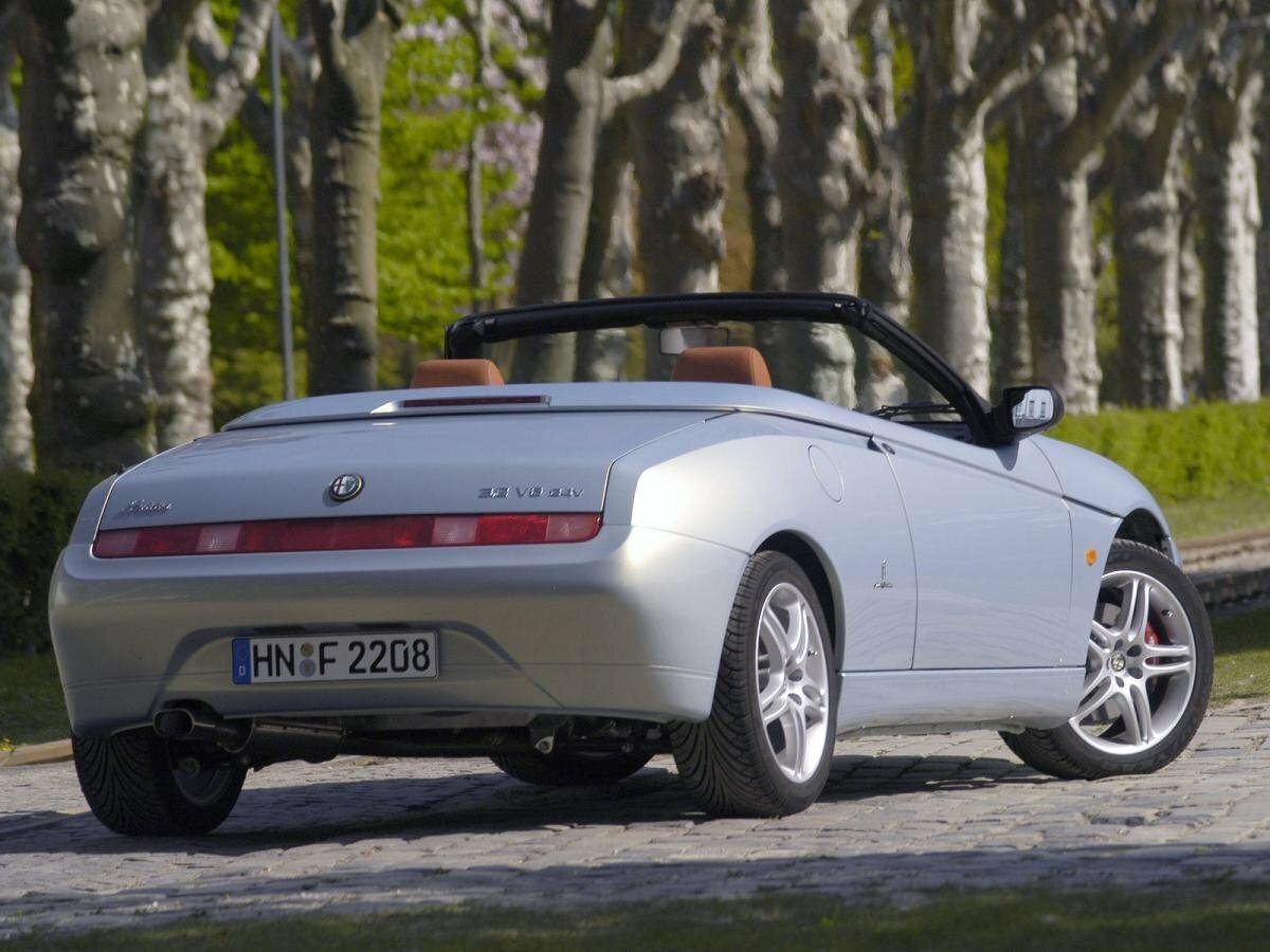 Alfa Romeo Spider, II, 1995–2005, Кабриолет: Вид сзади в три четверти