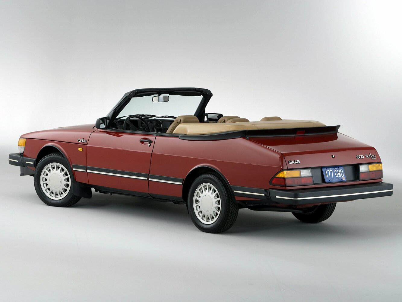 Saab 900, I, 1978–1994, Кабриолет: Вид сзади в три четверти