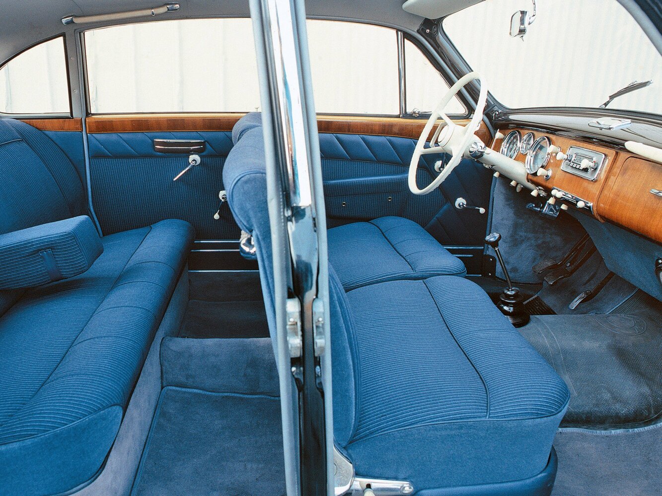 BMW 502, , 1954–1961, Sedan: Front cabin