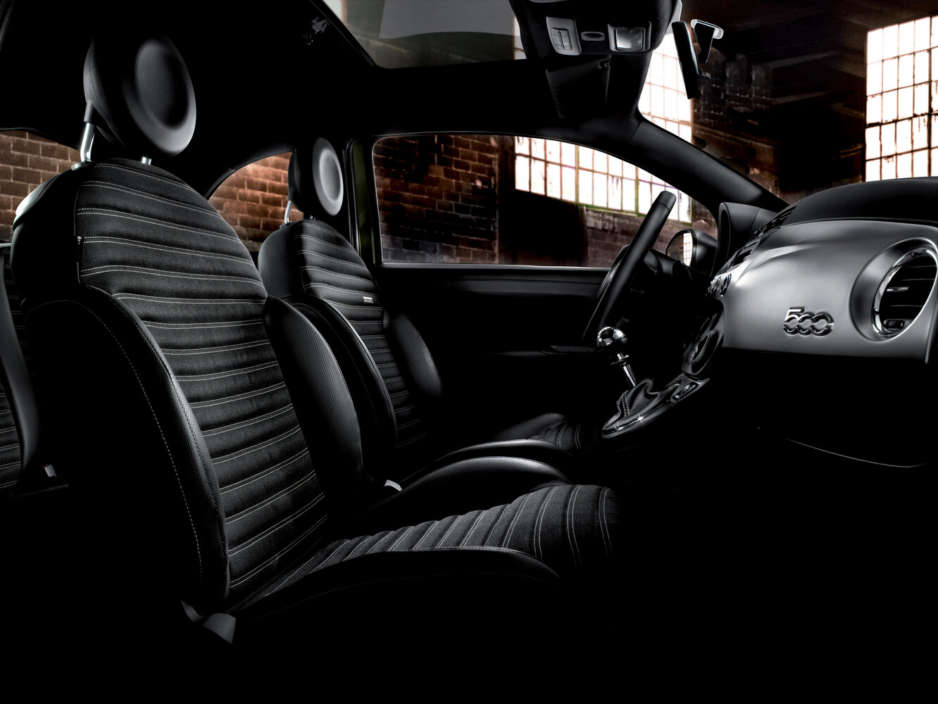 Fiat 500, II, 2007–2015, Хэтчбек 3 дв.: Передняя часть салона