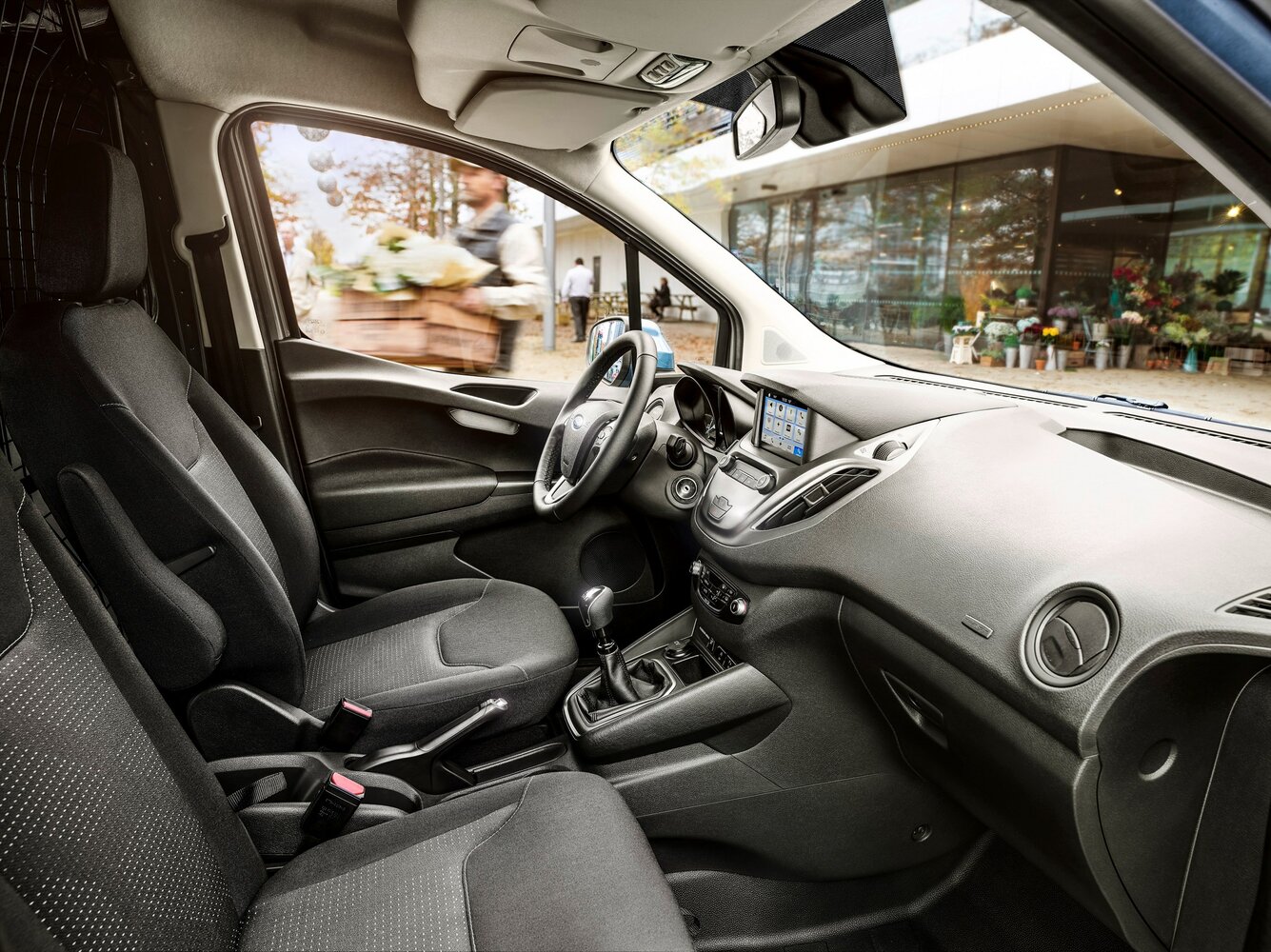 Ford Tourneo Courier, I Рестайлинг, 2018–2023, Компактвэн: Передняя часть салона