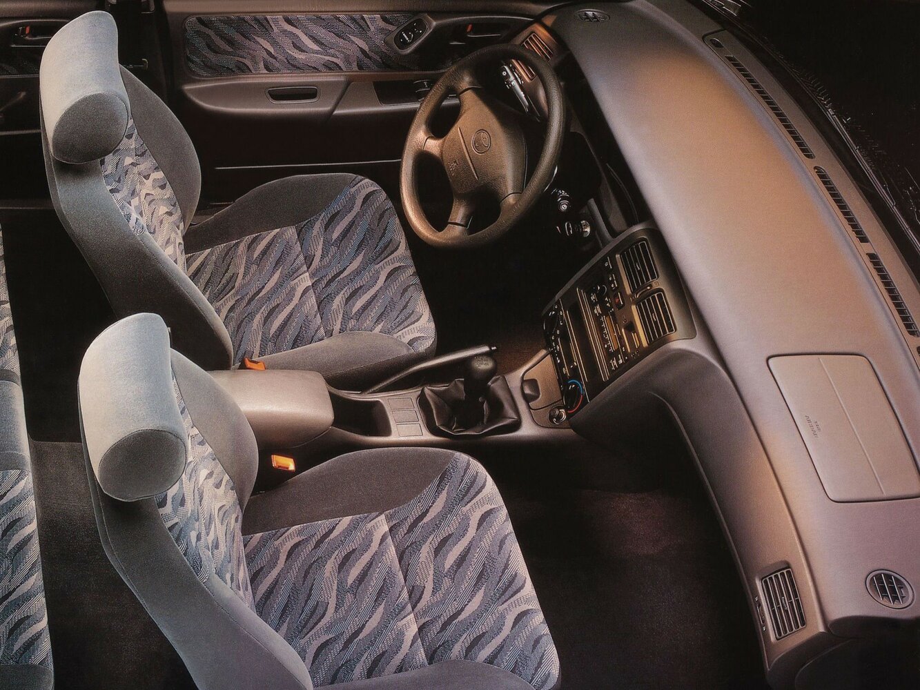 Toyota Carina E, , 1992–1998, Liftback: Front cabin