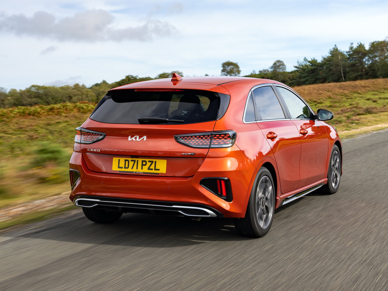Kia Ceed, III facelift, 2021–2026, Hatchback 5 door: Rear three-quarter view